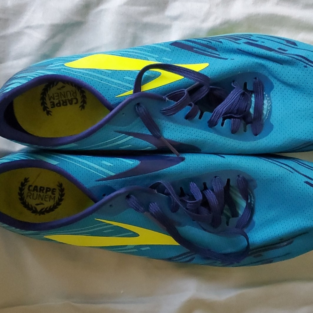 EUC Brooks Mach 18 Spikeless size 11.5